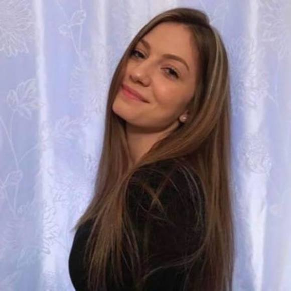 Meet your Posher, Cassandra - Picture 1 of 1